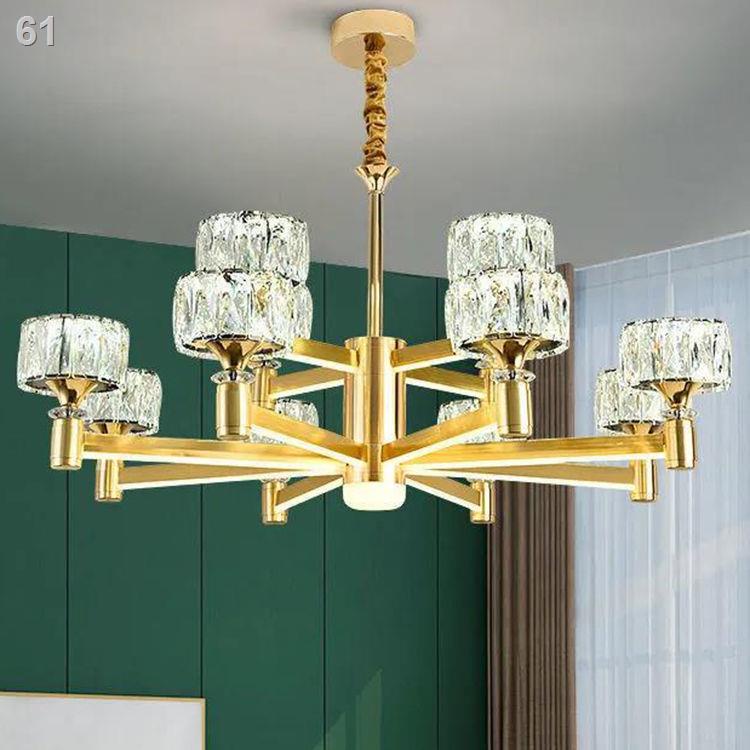 Phòng khách đèn chùm pha lê vàng đơn giản hiện đại sáng tạo ngủ Bắc Âu sang trọng nhôm cánh tay dạ quang
