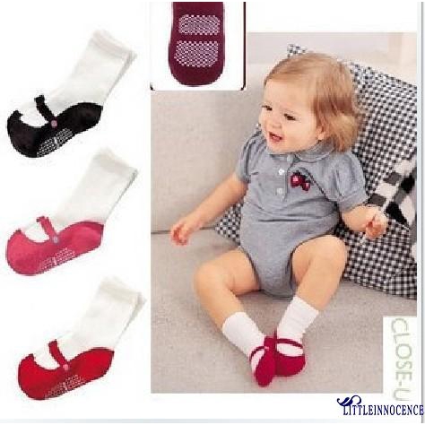 Vớ cotton chống trượt giữ ấm cho bé