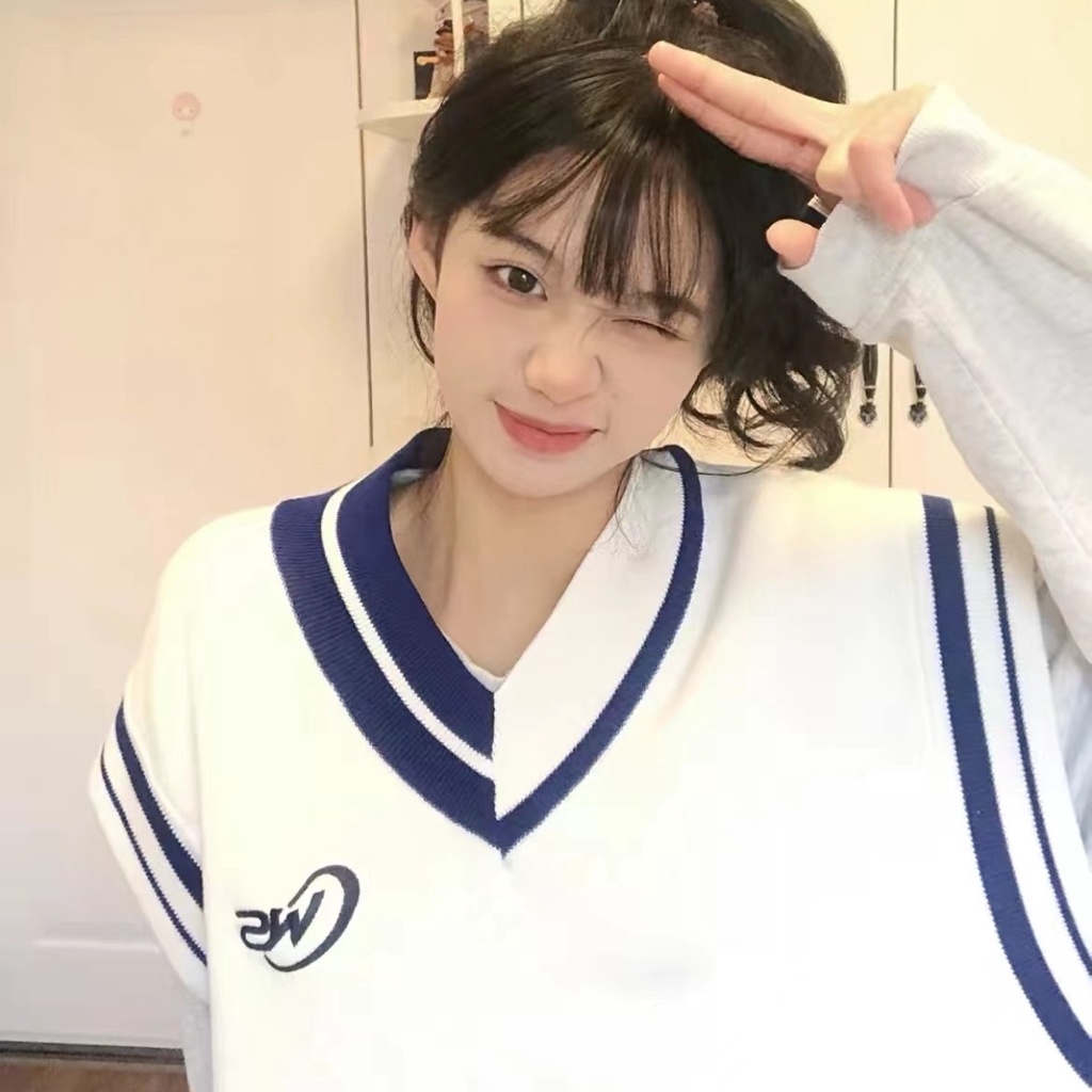 Áo Dệt Kim Sát Nách Dáng Rộng Cổ Chữ V Thêu Họa Tiết Xinh Xắn Cho Nữ