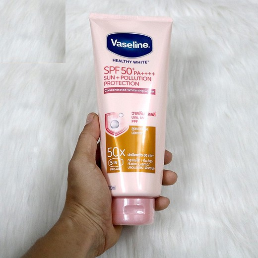 Sữa dưỡng thể  trắng da,chống nắng Vaseline healthy white 50x SPF 50+ Thái Lan 320ml