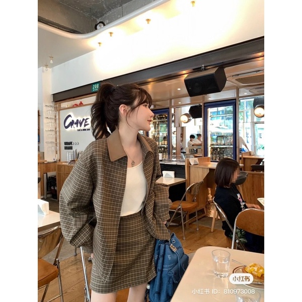 SET ÁO KHOÁC KÉO KÈM ÁO TRẮNG TRONG + CHÂN VÁY CARO NÂU