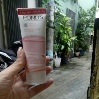 tuýp sữa rửa mặt Pond's đất sét