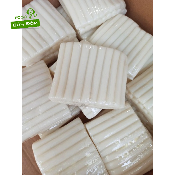 Bánh gạo tươi nguyên thanh kèm sốt ớt