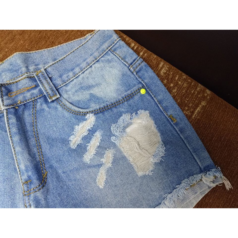 Quần sọt jean nữ cào rách