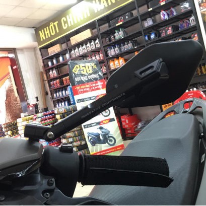 Kính Rizoma Elisse Cao Cấp CNC Nguyên Khối FullBox Xoay 360o Gắn Vespa Honda Yamaha