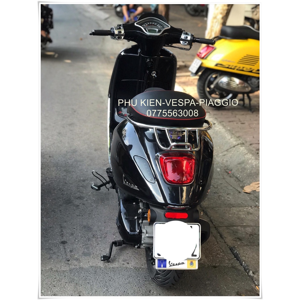 Đế Biển Số Vespa Cờ ý