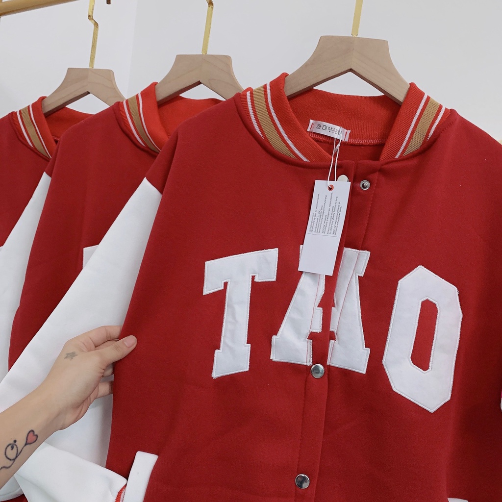 Áo Bomber Nỉ Nữ Thêu Chữ TAO 🦋 Áo Khoác Dáng Rộng Màu Đỏ Tay Bo 🦋