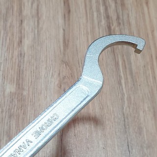 Bộ 2 Cờ Lê Móc Cổ Xe Máy Thép Mạ Mờ 23cm