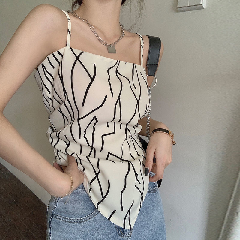 Áo Hai Dây Phối Hàng Nút Kiểu Dáng Quyến Rũ