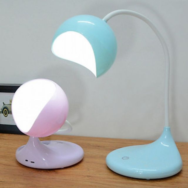 Đèn học tích điện chống cận tặng 1 hộp 50cái khẩu trang y tế kháng khuẩn