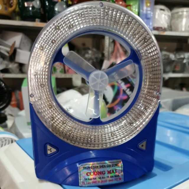 Quạt có đèn tích điện