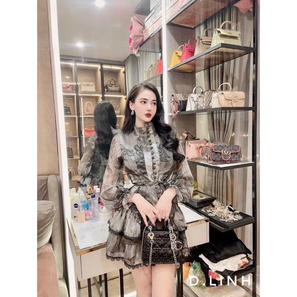 Đầm Voan Hoa Tay Dài Công Chúa Cổ Cao Đuôi Váy Xòe Tầng Thắt Nơ Bụng