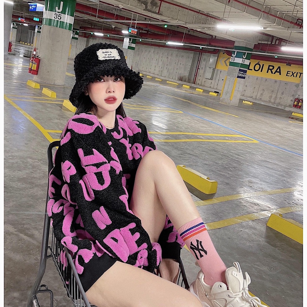 Áo len nữ form rộng, áo len chữ nổi xù bông dáng hàn quốc lên cực trẻ chất tuyệt vời phom thoải mái dễ mặc dễ mix đồ | BigBuy360 - bigbuy360.vn