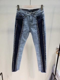 Quần jeans dài đinh tán tròn