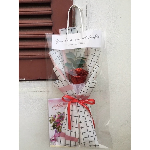 sét quà tặng sinh nhật và 20-11 bó hoa hồng 1 bông nhũ tặng kèm túi thiệp