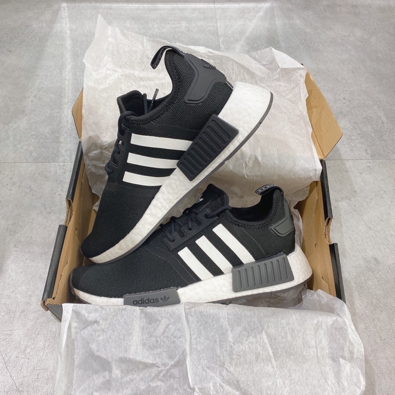 Giày thể thao Sneaker Adidas NMD R1 V1 màu Đen Trắng