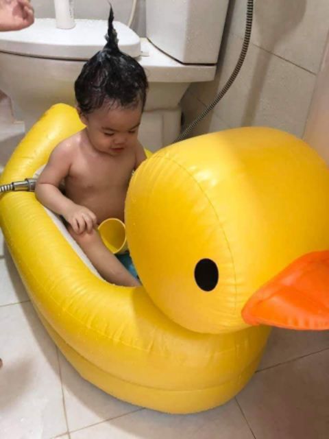 Phao tắm vịt cho bé