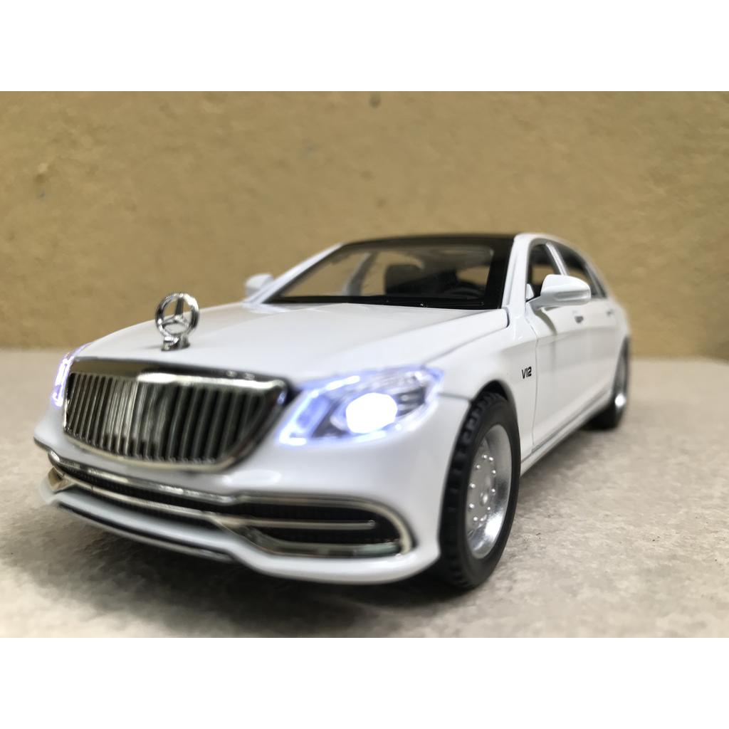 Mô hình xe ô tô Mercedes-MayBach S650 2022 1:32