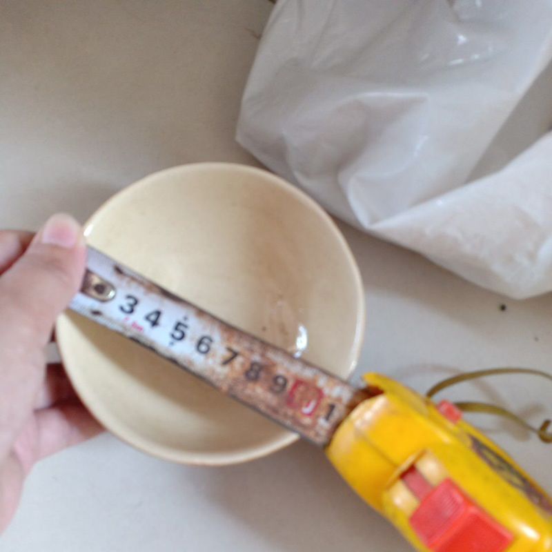 Chén cơm đá  vân vàng có sạn