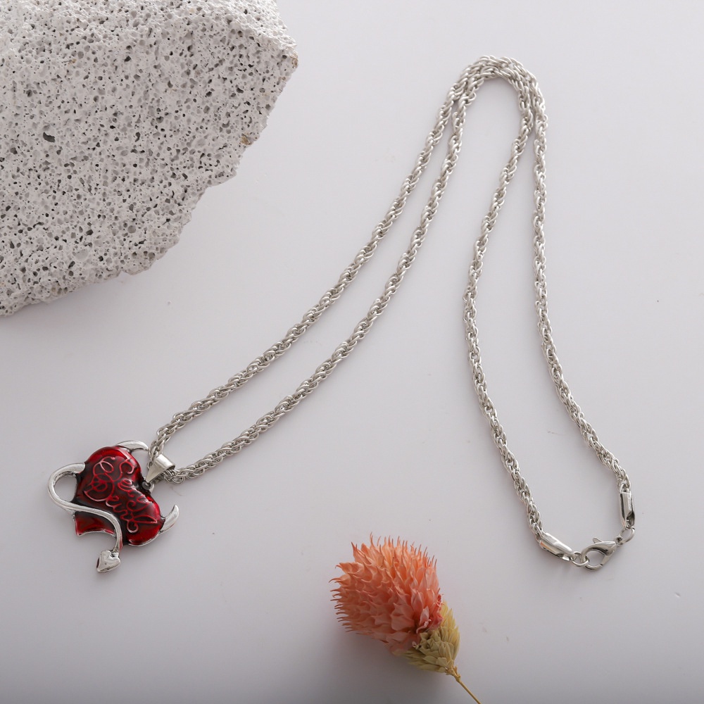 Vòng cổ Mặt Trái Tim Khắc Chữ Phong Cách Gothic Thời Trang Cho Nam