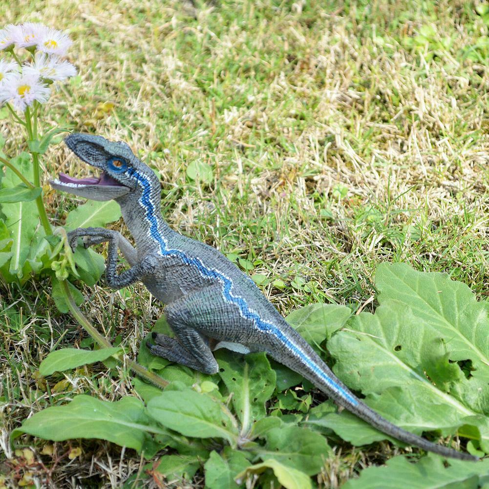 Đồ chơi khủng long Velociraptor hoạ tiết xanh dương trong phim Jurassic World quà tặng ý nghĩa cho trẻ nhỏ