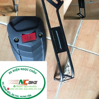 Chắn bùn 1 chân nắp cho xe máy