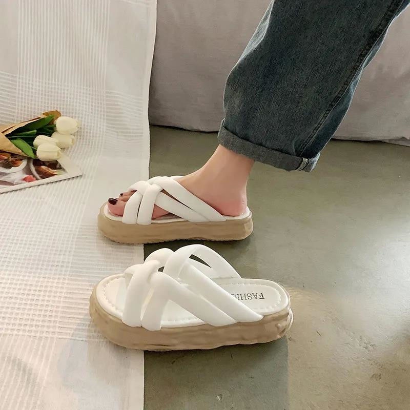 Dép Sandal Mùa Hè Đế Dày Phong Cách Mới Dễ Phối Đồ Cho Nữ