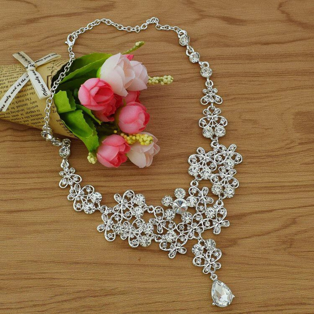 Set 3 Vòng cổ + Bông Tai HìNh BướM ĐíNh Đá Sang TrọNg