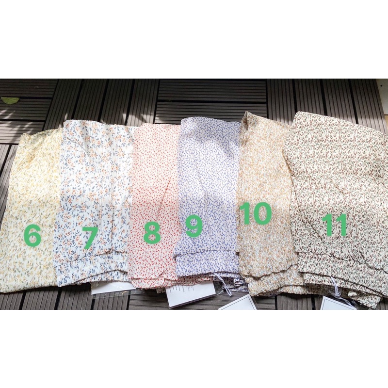 Chân váy midi hoa nhí nhăn Quảng Châu | BigBuy360 - bigbuy360.vn