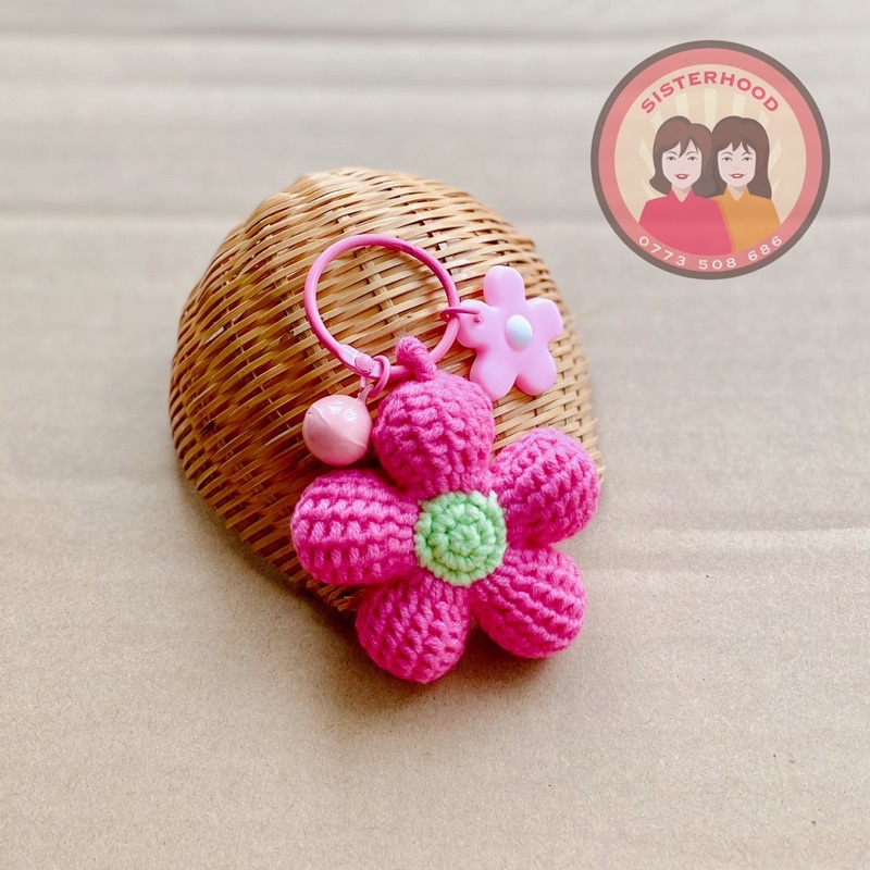 Móc khoá bông hoa bằng len