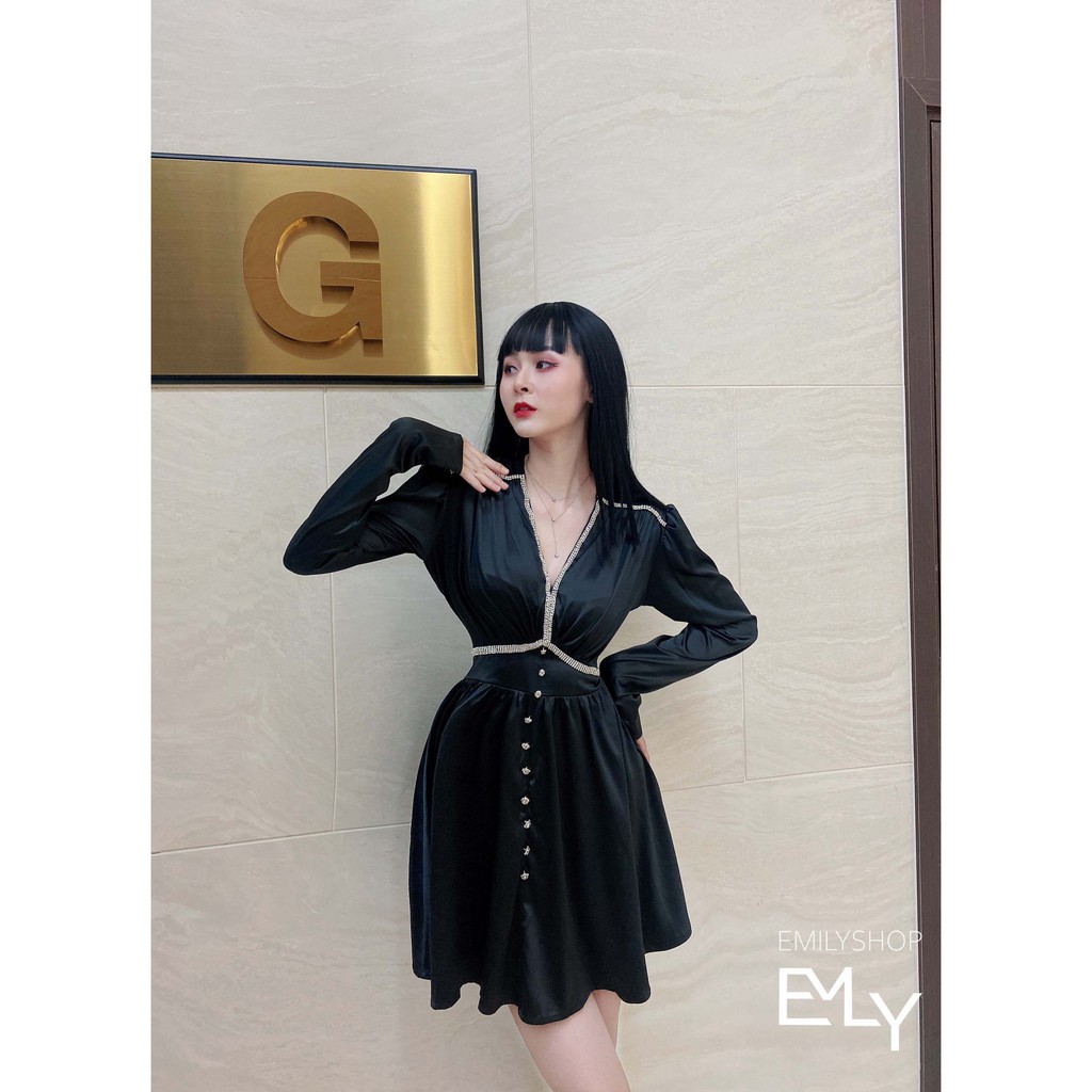 Đầm dáng xòe cổ v tay dài mini Emilyshop