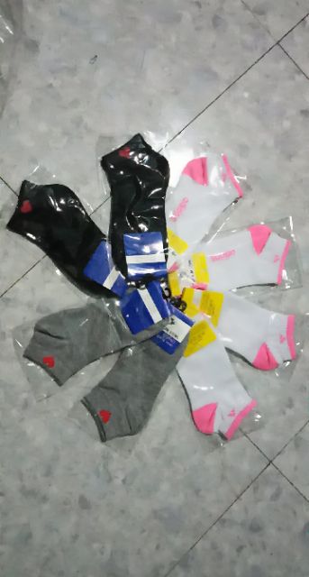 1 đôi vớ nữ siêu đáng yêu có 3 màu trắng, đen và xám