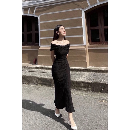 Đầm CHOU trễ vai form body dáng xoè TRẮNG và ĐEN | BigBuy360 - bigbuy360.vn