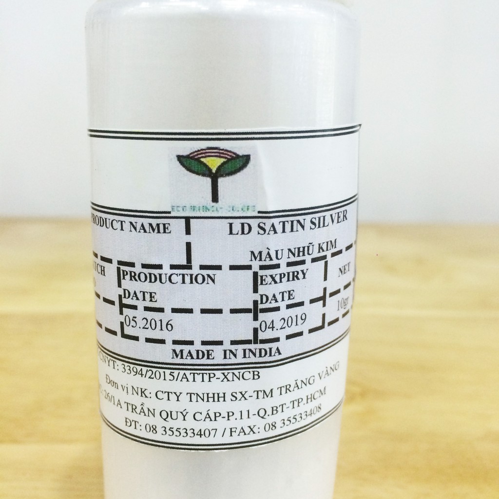 Màu nhũ kim màu Bạc loại xịt 10g