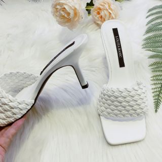 Guốc gót nhọn mũi vuông