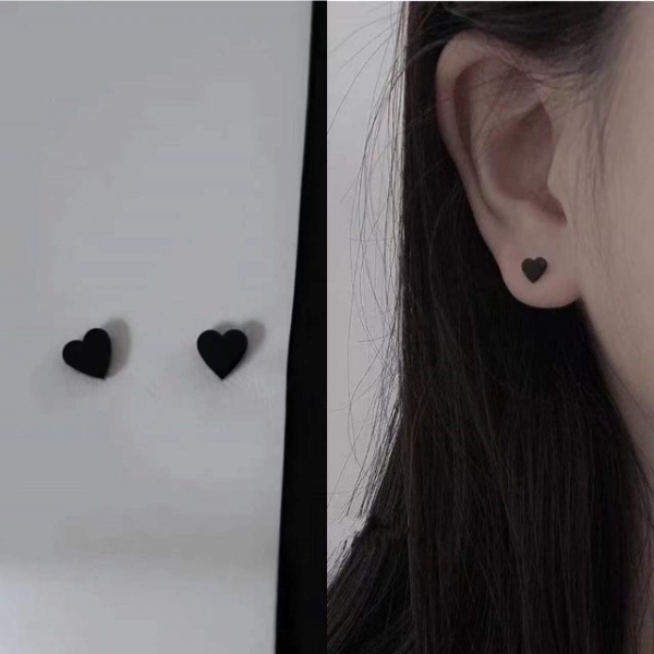 Khuyên Tai Hình Trái Tim Nhỏ Màu Đen Bằng Thép Thời Trang Đơn Giản