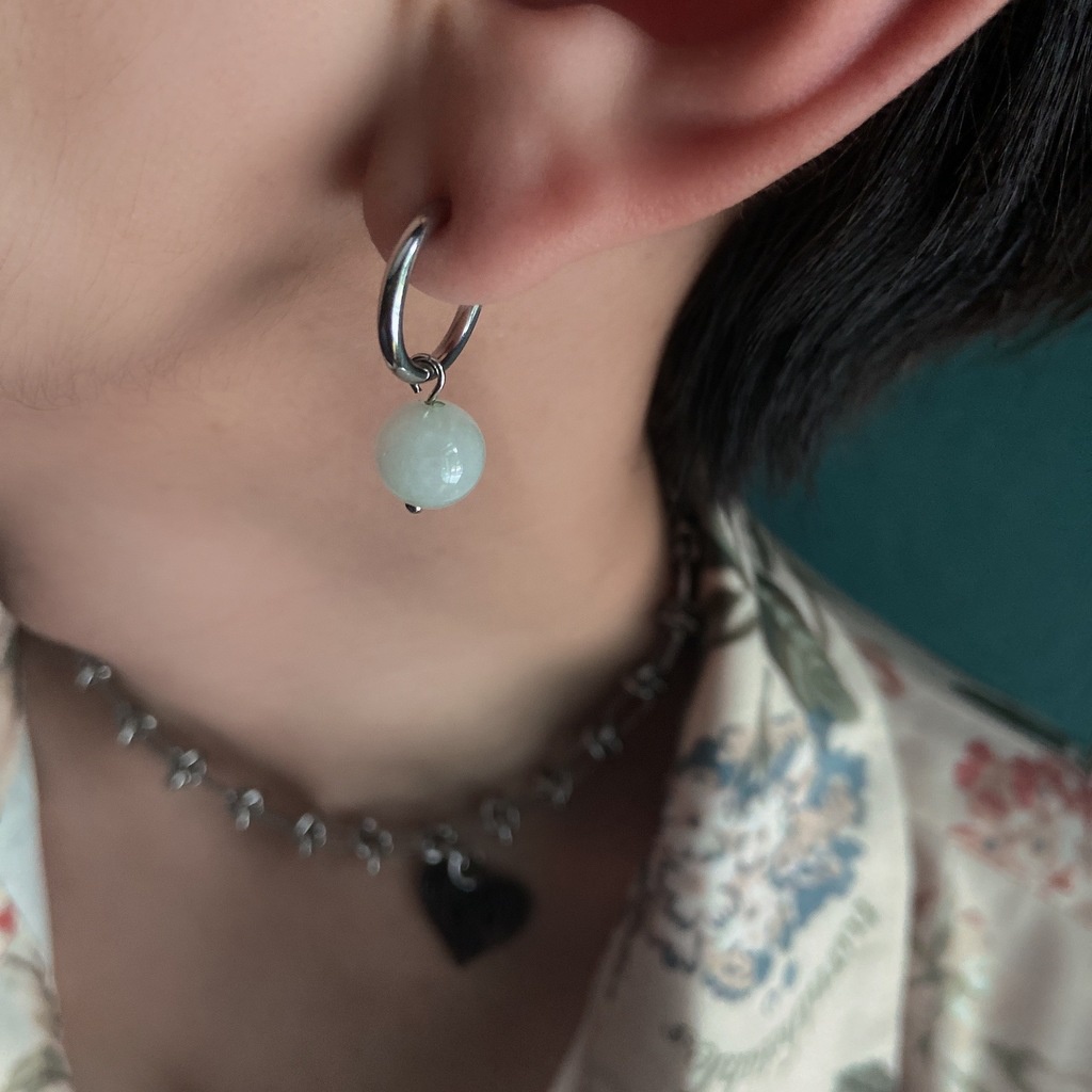 Khuyên tai đính đá sapphire xanh lá gradient không xỏ lỗ thiết kế cổ điển