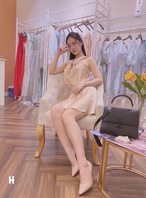 ÁO LỤA XOẮN NGỰC