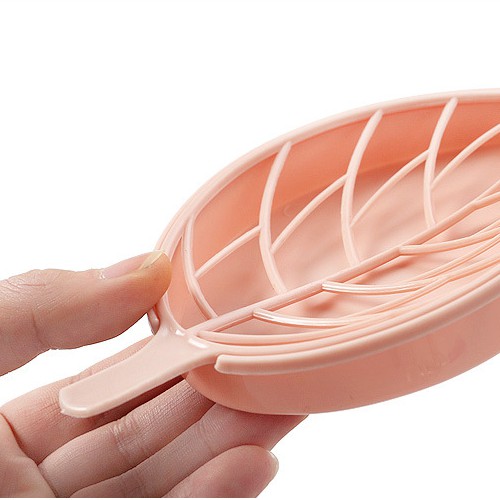Hộp XIAODUOJIAJU bằng nhựa hình lá đựng xà phòng ráo nước cho phòng tắm