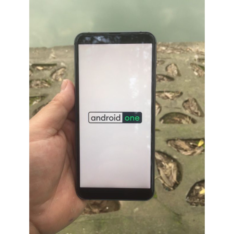 Điện thoại SHARP Android One S7