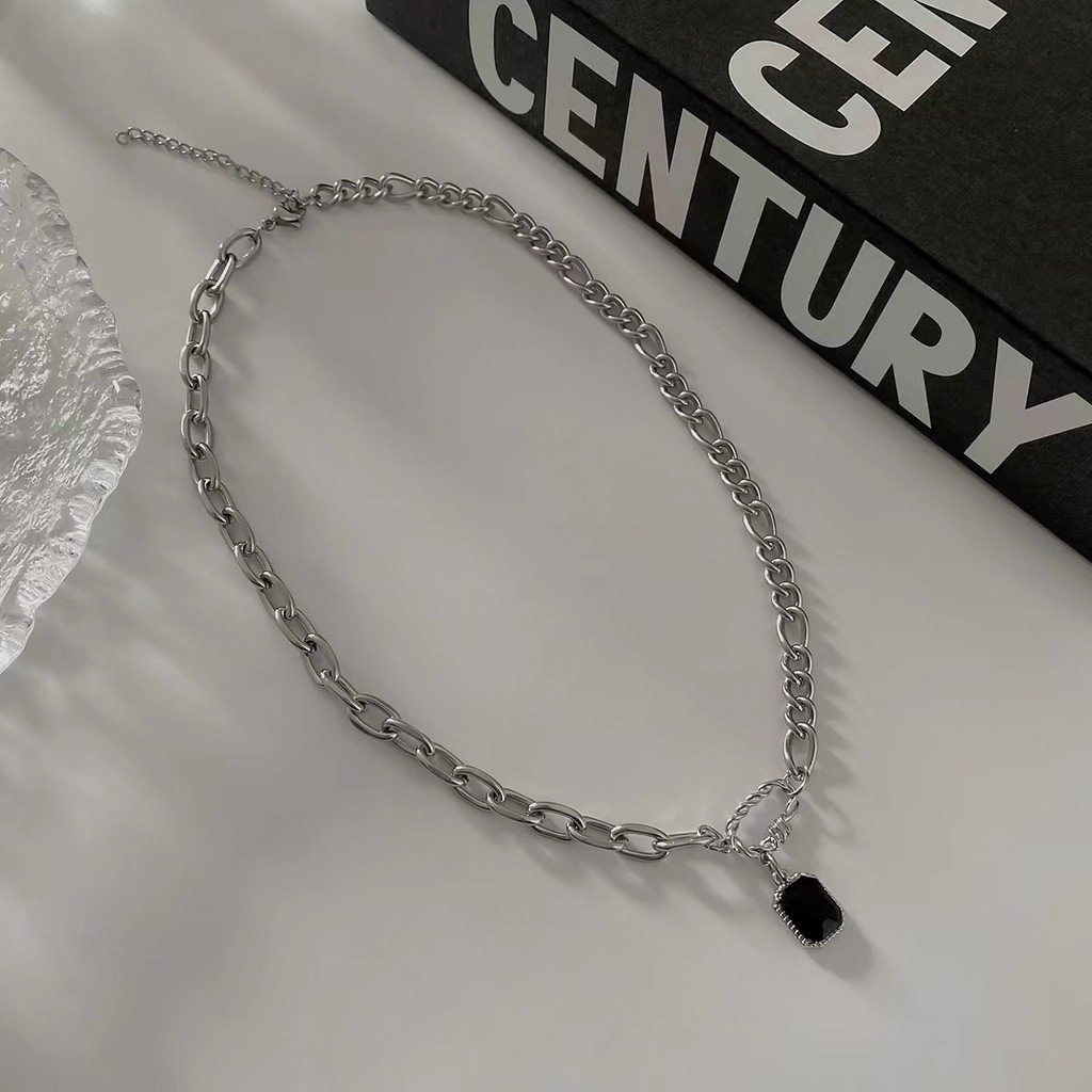 Dây chuyền mặt đá zircon màu đen