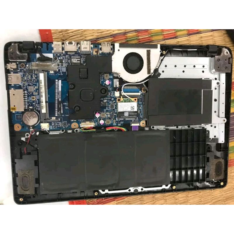 Xác laptop asus x451m