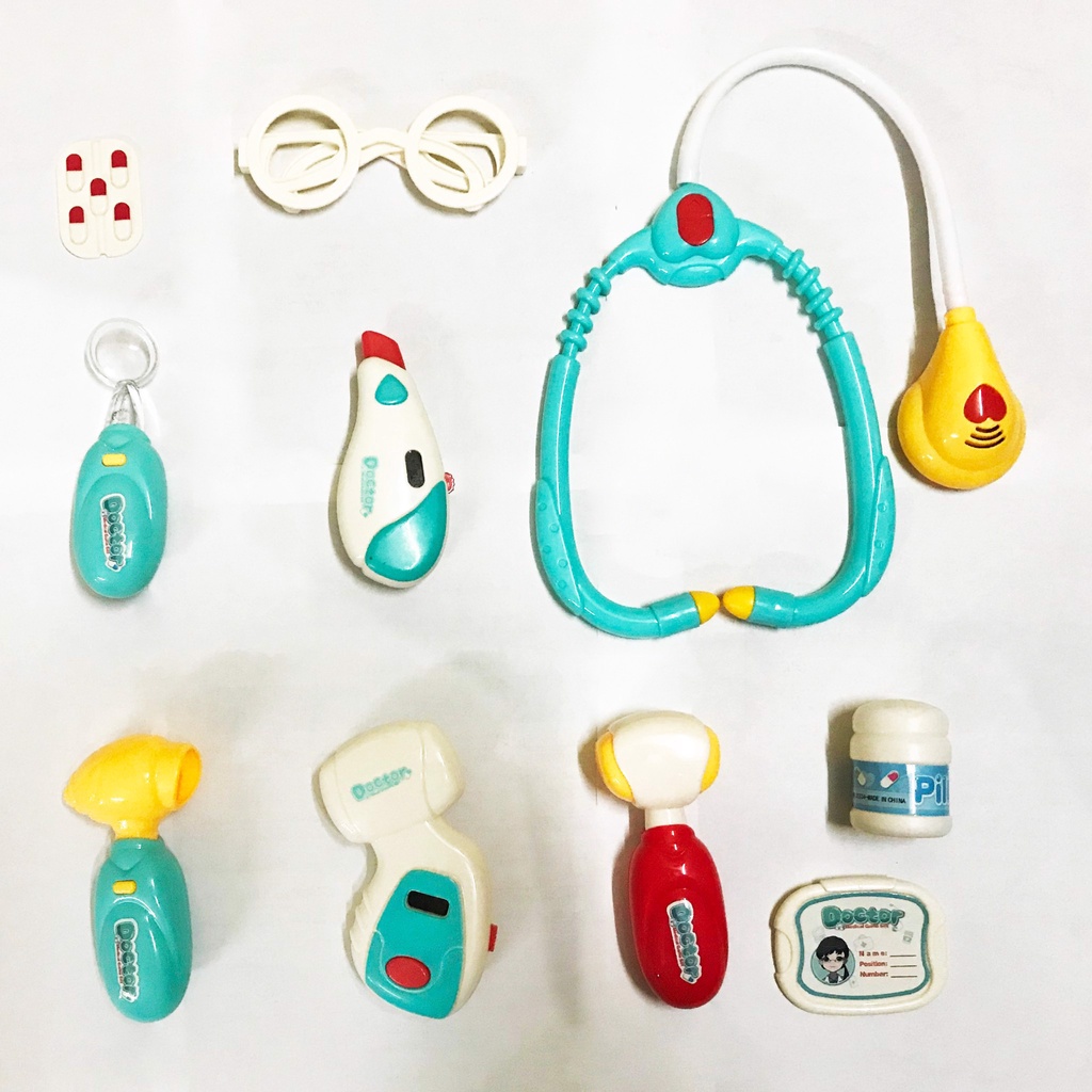 Đồ Chơi DuKa: Bác Sĩ Có Đèn Và Âm Thanh Giả Lập - Màu Xanh