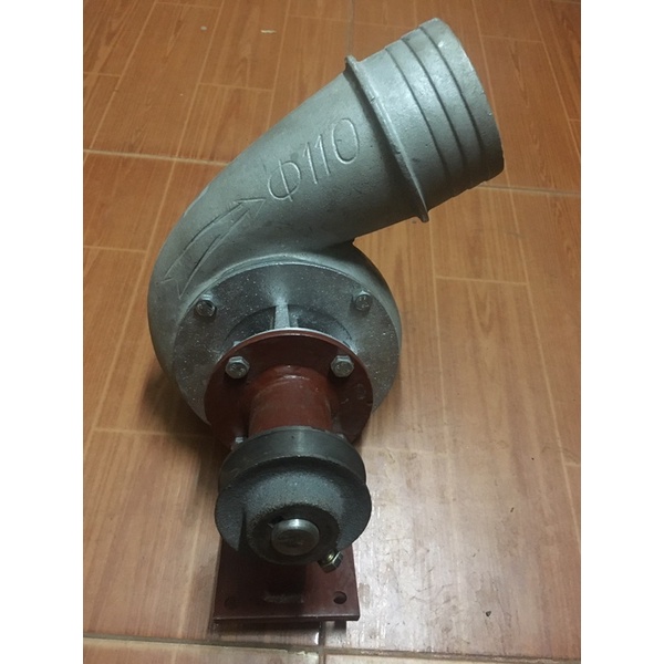 Máy bơm nước 110 - Chân đế chạy dây đai