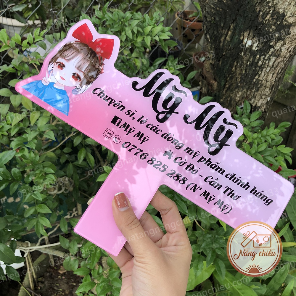 Mẫu biển mica tay cầm ghép hình cô gái dễ thương - Dành cho các shop bán mỹ phẩm online - Thiết kế theo yêu cầu