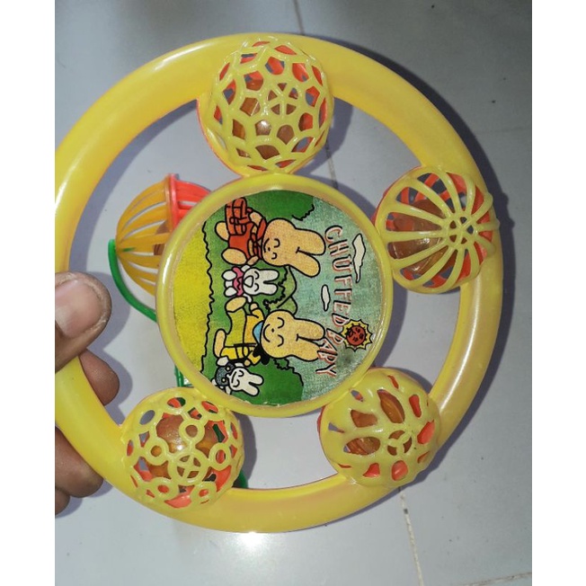 Hai cái lục lạc bằng nhựa cho bé