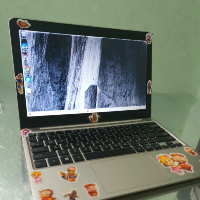 Laptop Asus E200H