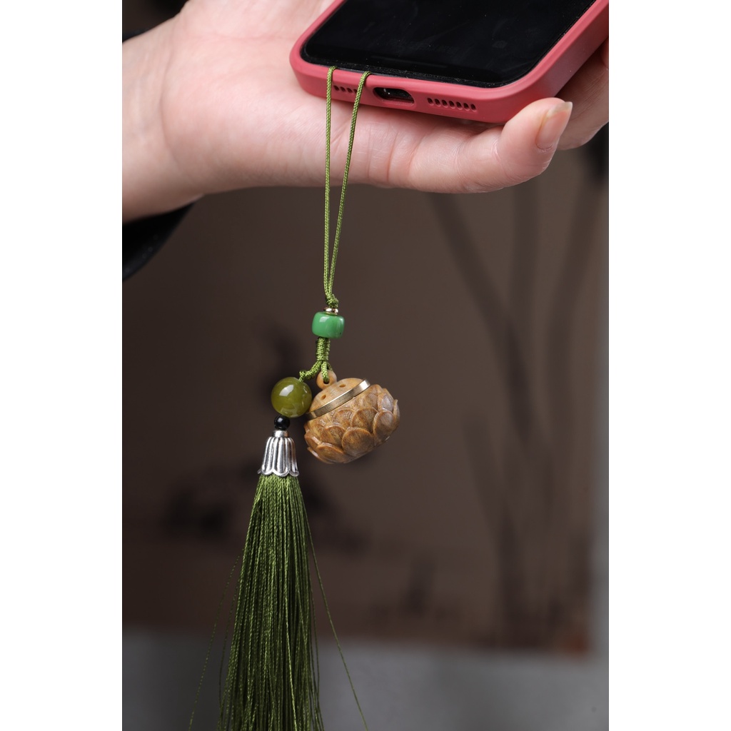 Mua 1 Tặng 6 Mặt Dây Chuyền Điện Thoại Di Động Bằng Gỗ Đàn Hương Hoa Sen Tự Nhiên Có Thể Mở