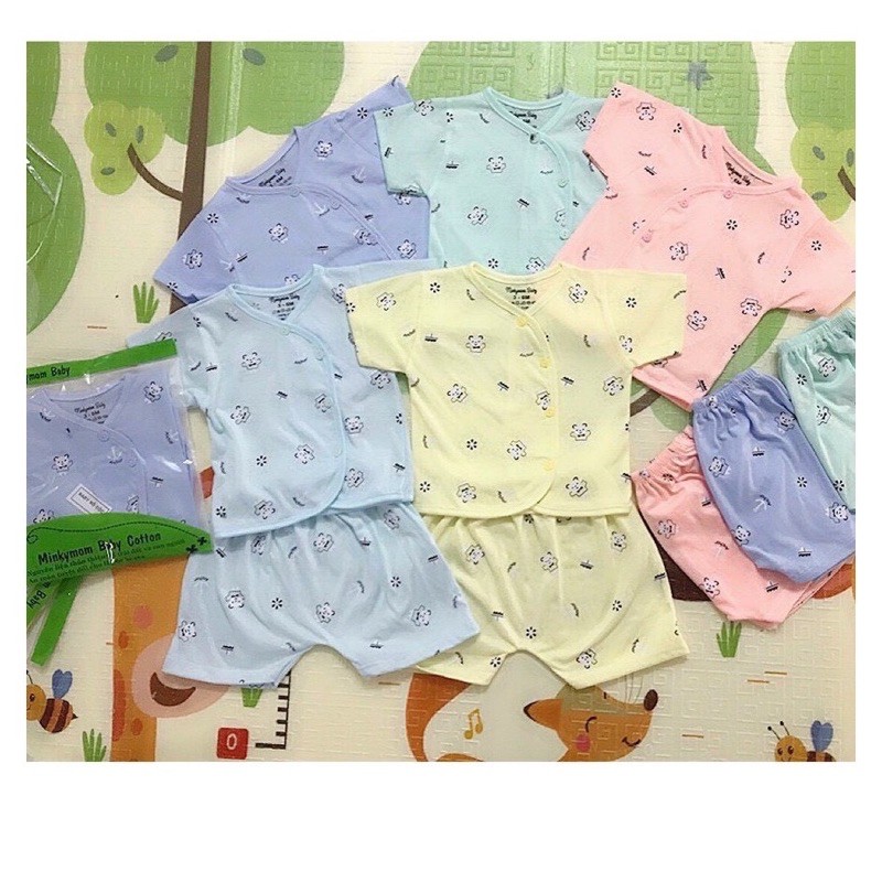 Bộ cộc tay cotton cài lệch họa tiết hình gấu siêu xinh