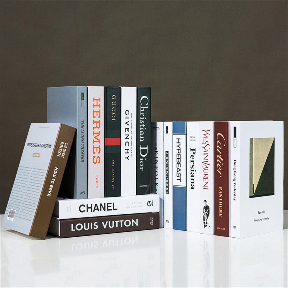 Sách giả trưng bày trang trí phòng ngủ hiện đại